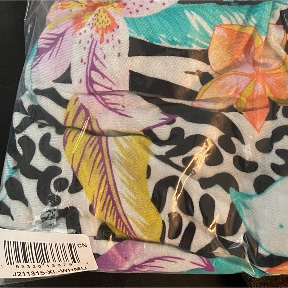 Venus - Multi Printed Romper (NWT) - Picture 7 of 8
